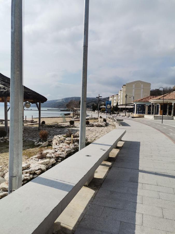 Луксозен двустаен в Балчик с морска гледка Экстерьер фото