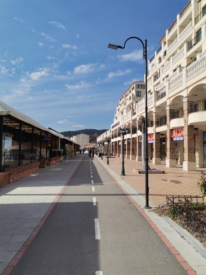 Луксозен двустаен в Балчик с морска гледка Экстерьер фото